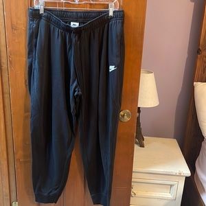 Nike joggers in XL